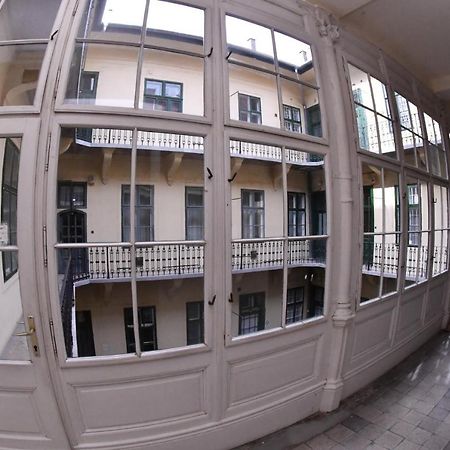 Five Seasons Vaci Utca Apartment Budapest Extérieur photo